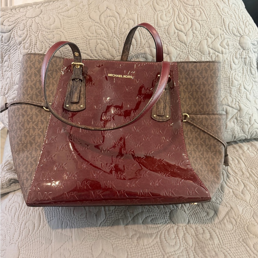 MICHAEL KORS Two-Tone Burgundy Patent and Logo Tote